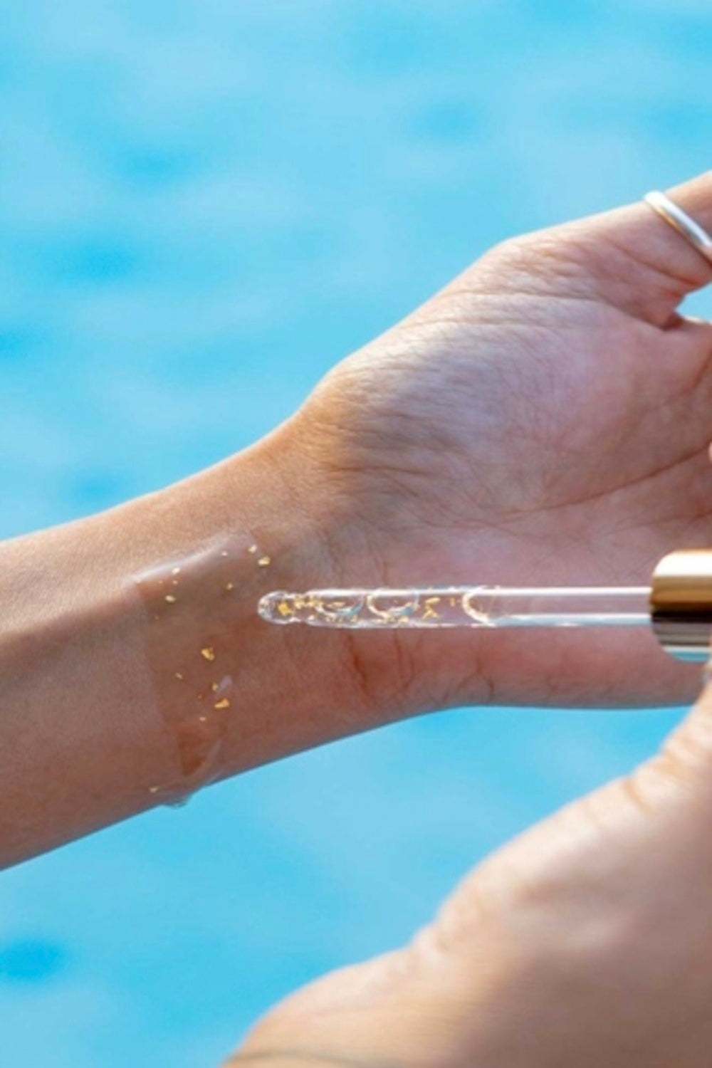 Hyaluron Serum Gesicht ,Skincare Anti Aging Serum mit 24K Echtgoldpartikel, Niacinamide Essence,Strahlender Glow 100ml